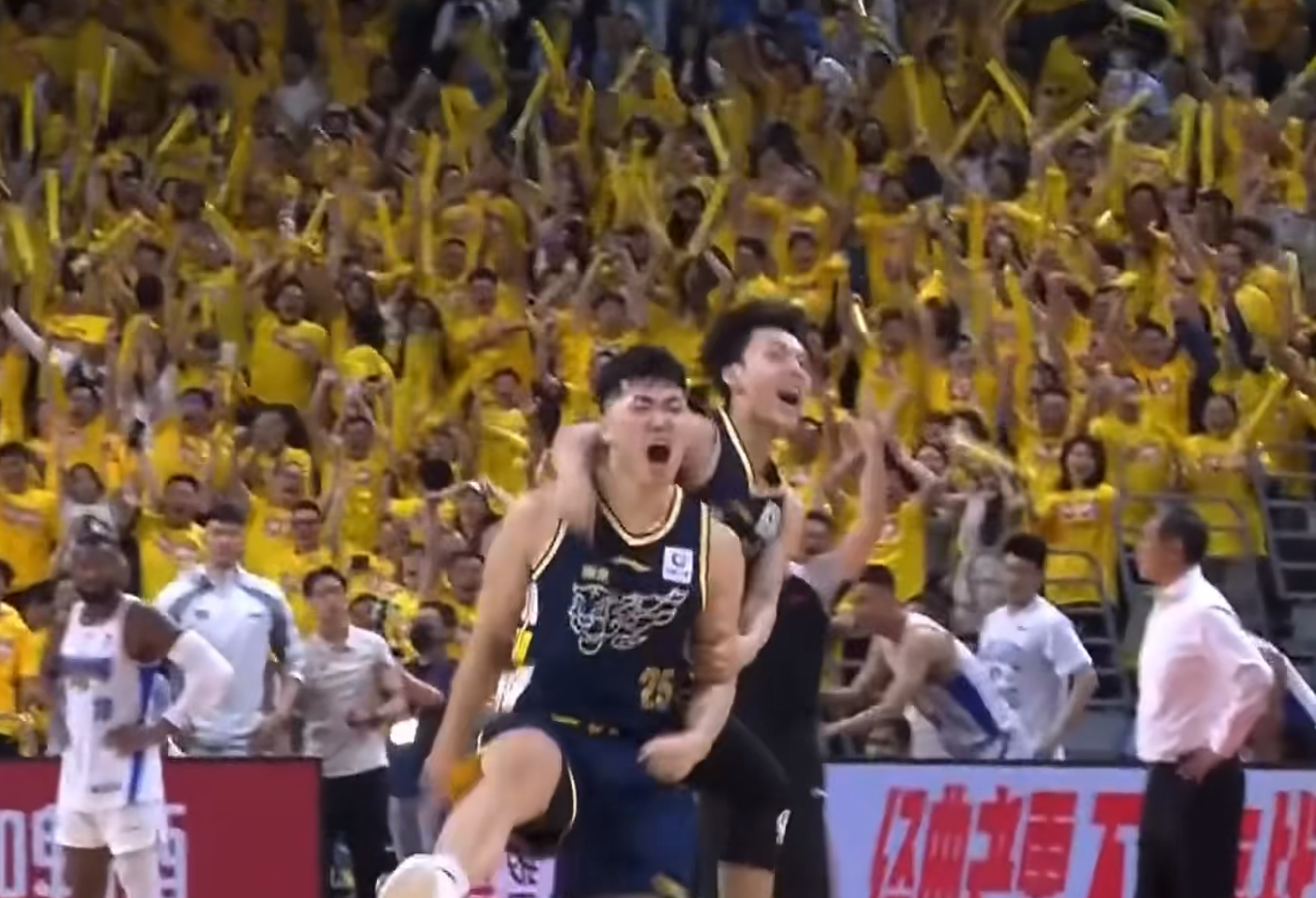 米乐体育官网-广东G2绝杀北京！张皓嘉徐杰怒吼，崔永熙胡明轩狂笑，威姆斯兴奋